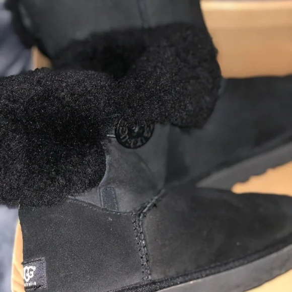 Ugg Australia Bailey boots (black) sz 7 - Picture 2 of 14